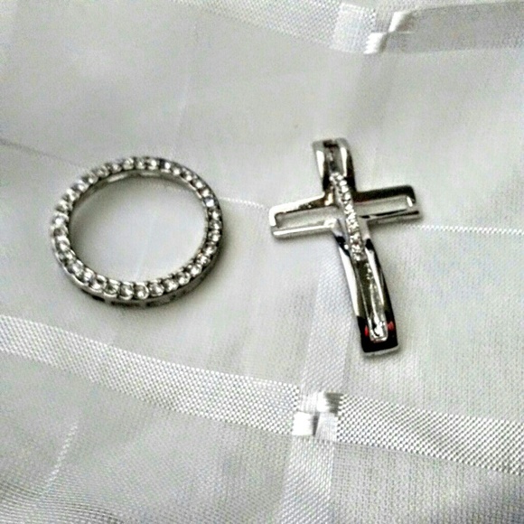 Vintage. Cross & Circle Pendants - Picture 2 of 4